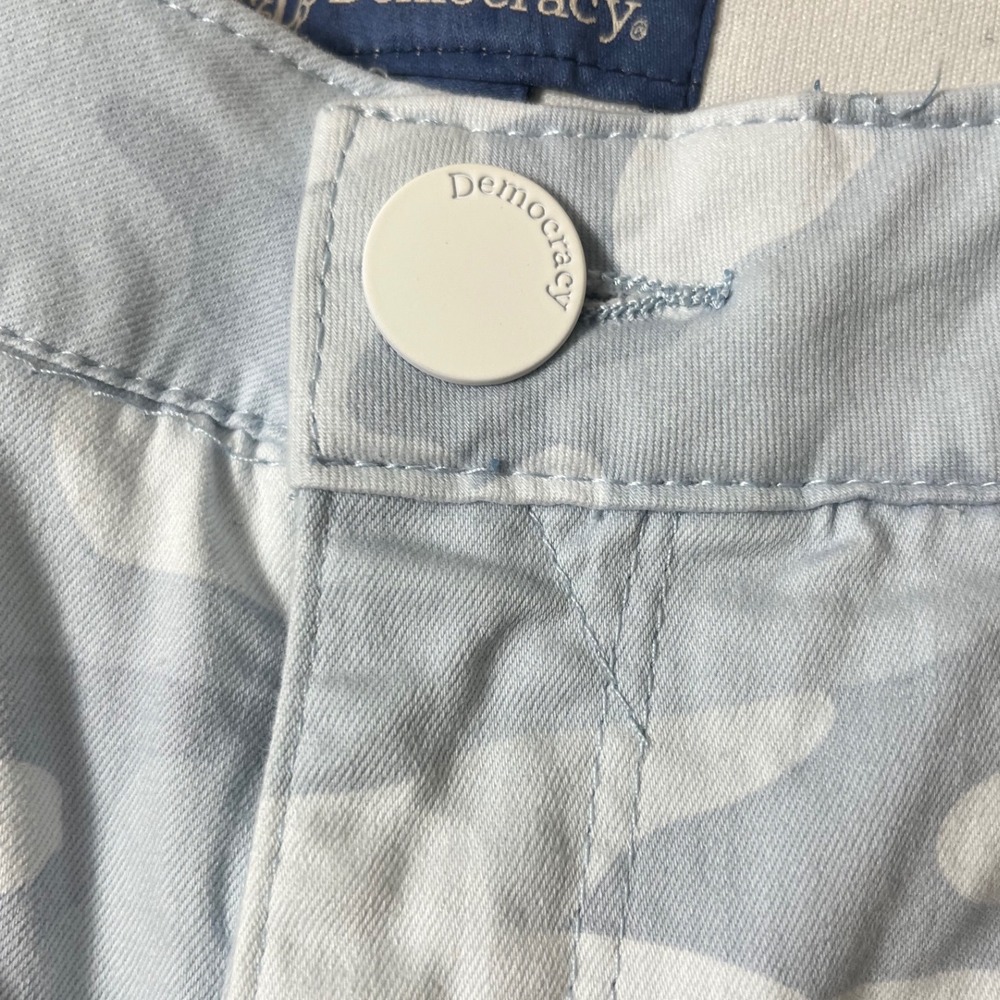 Democracy Ab Solution Bermuda Shorts Light Blue Gray Camo Size 16W Stretch - Picture 6 of 11